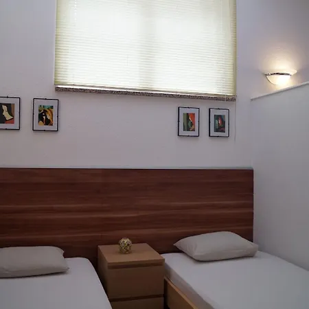 Ginkgo 4 By Interhome * Banjole