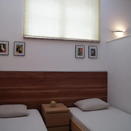 Ginkgo 4 By Interhome * Banjole